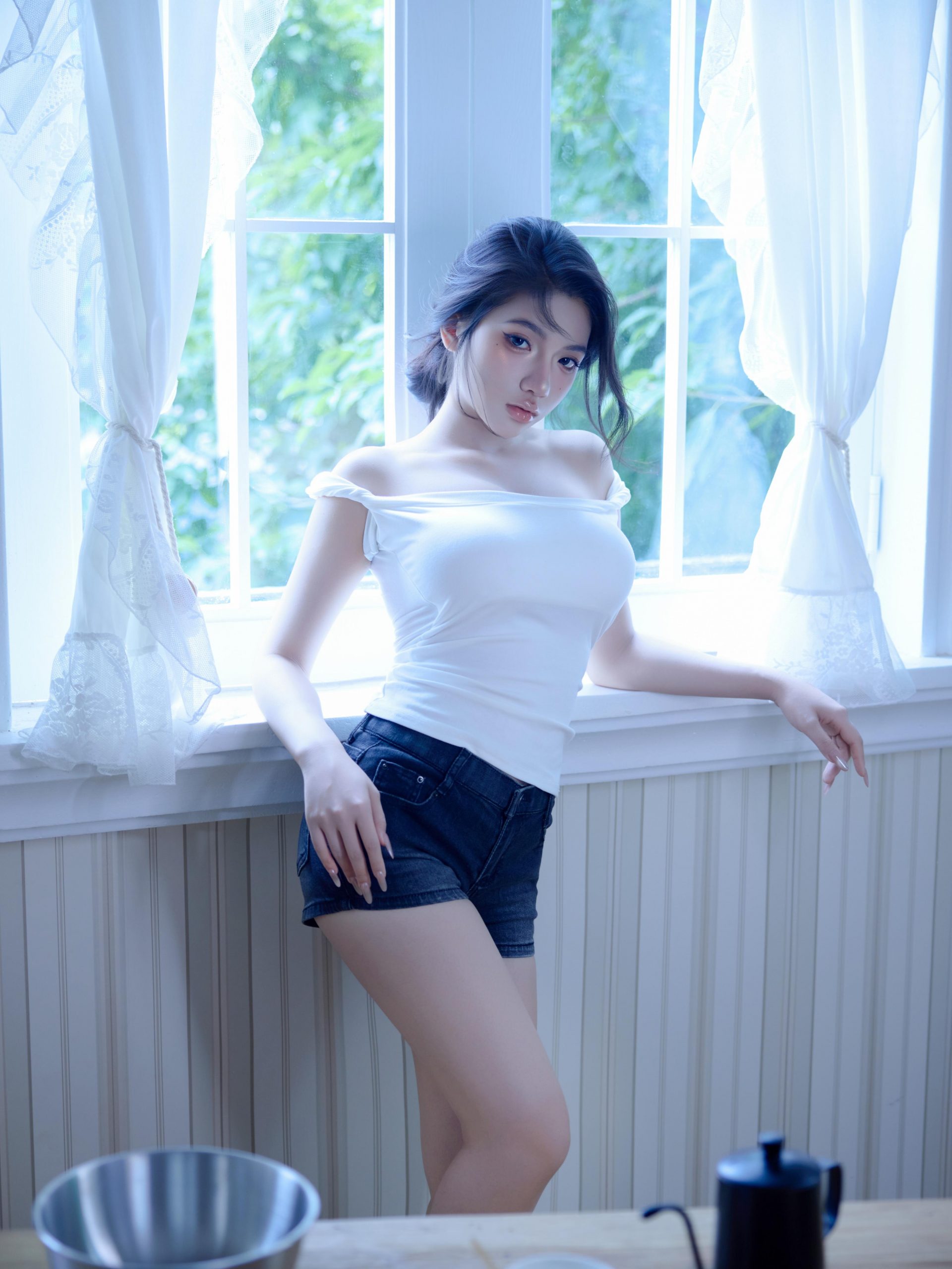 时尚美女写真照，室内光影人像艺术