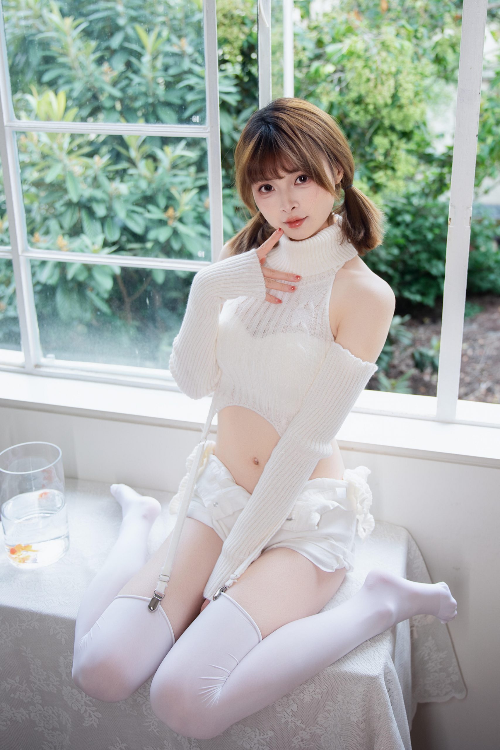 清纯美女高清人像，自然风格写真图