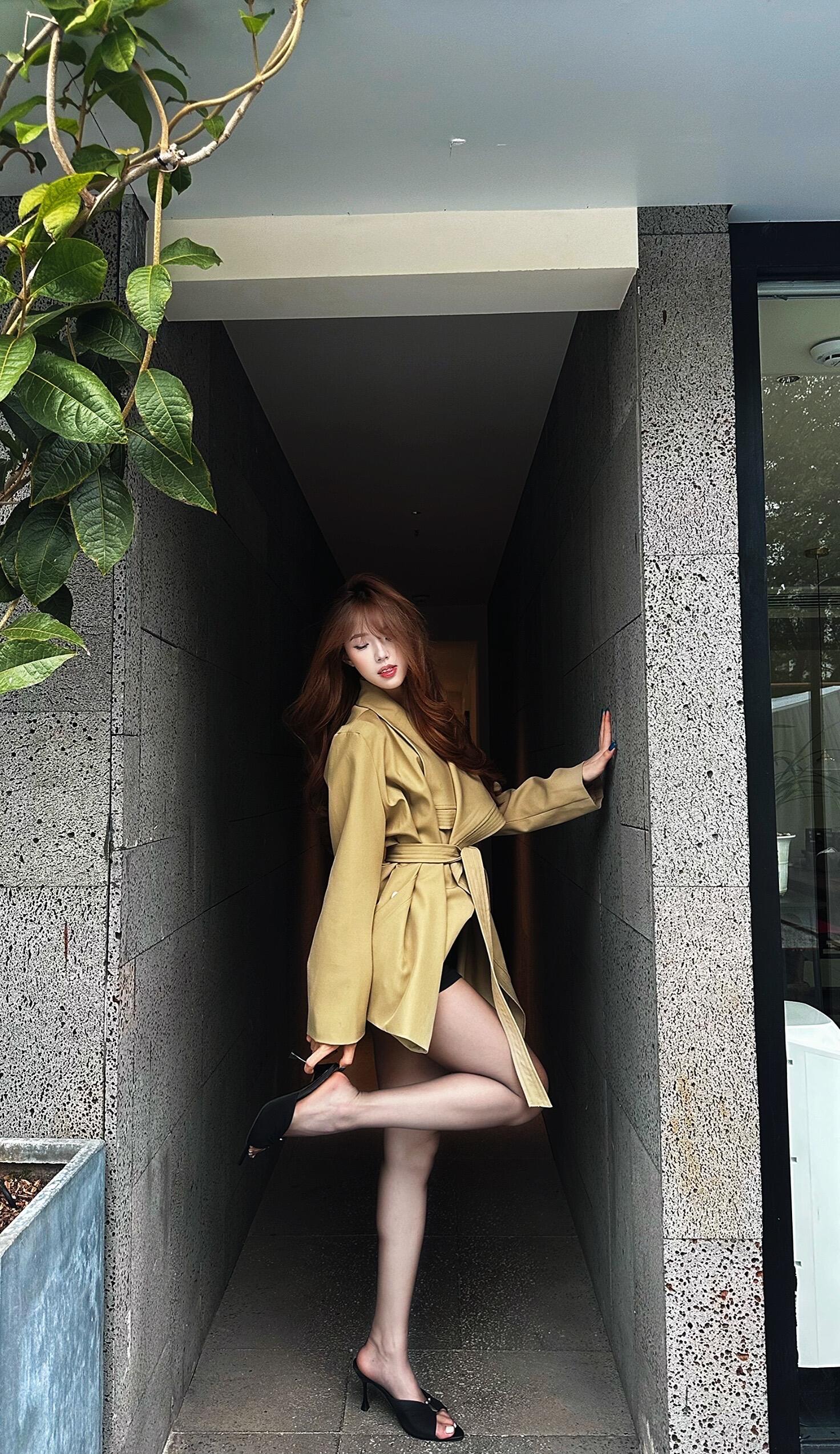 性感美女艺术照，唯美光影摄影作品