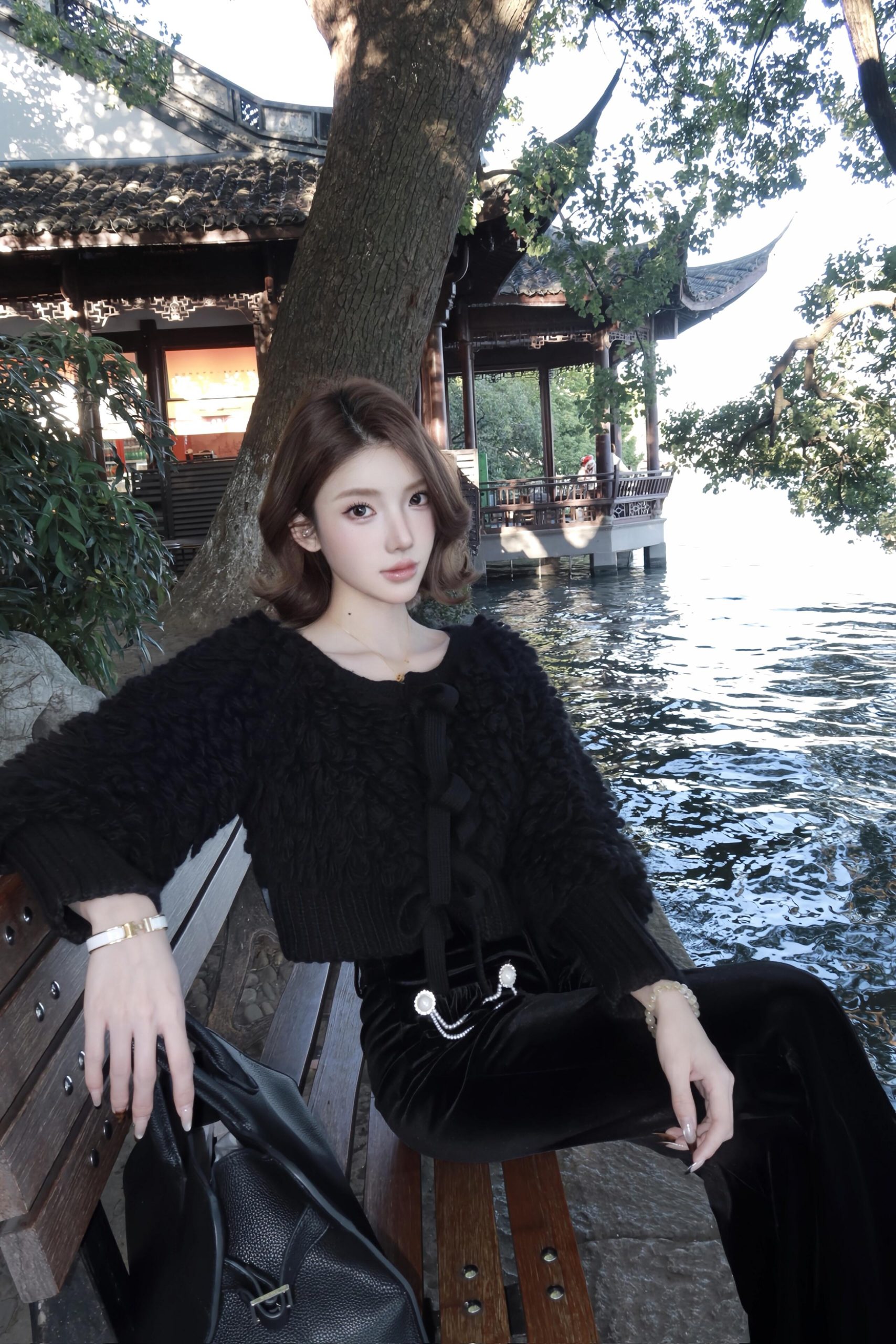 清纯美女人像摄影，阳光下的纯净笑容