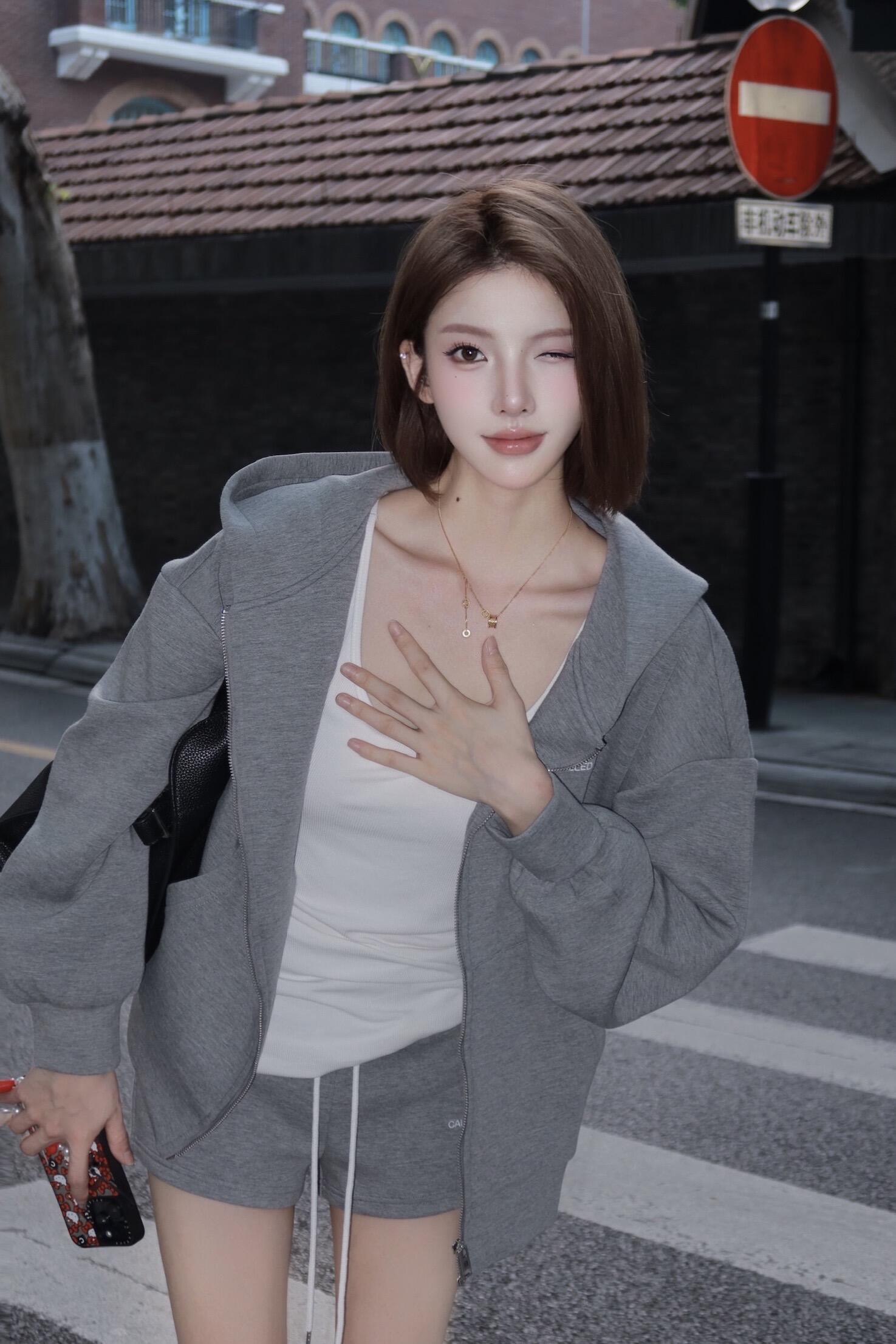 清纯美女唯美照，自然纯净风格摄影