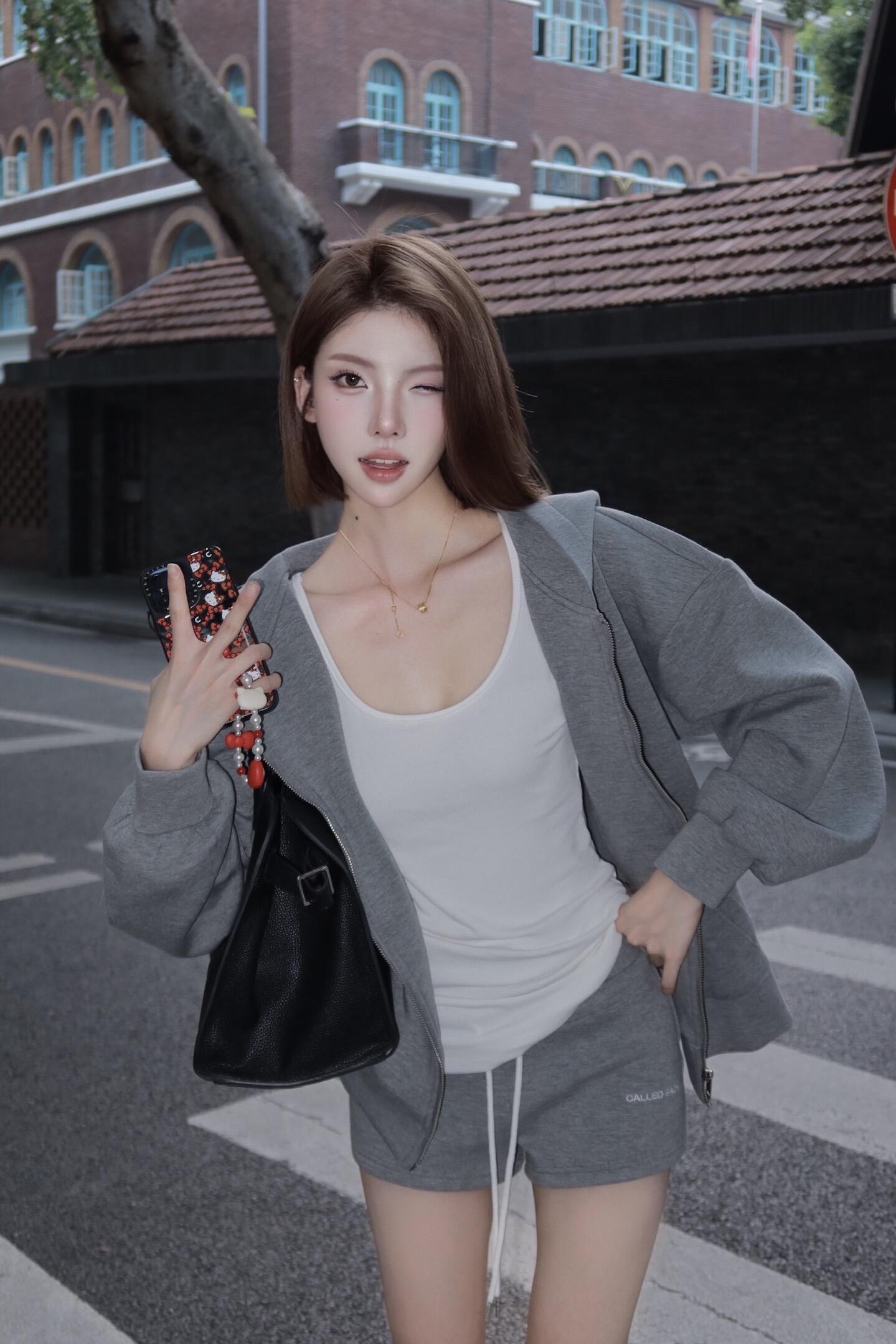 清纯美女高清图，笑容甜美人像写真