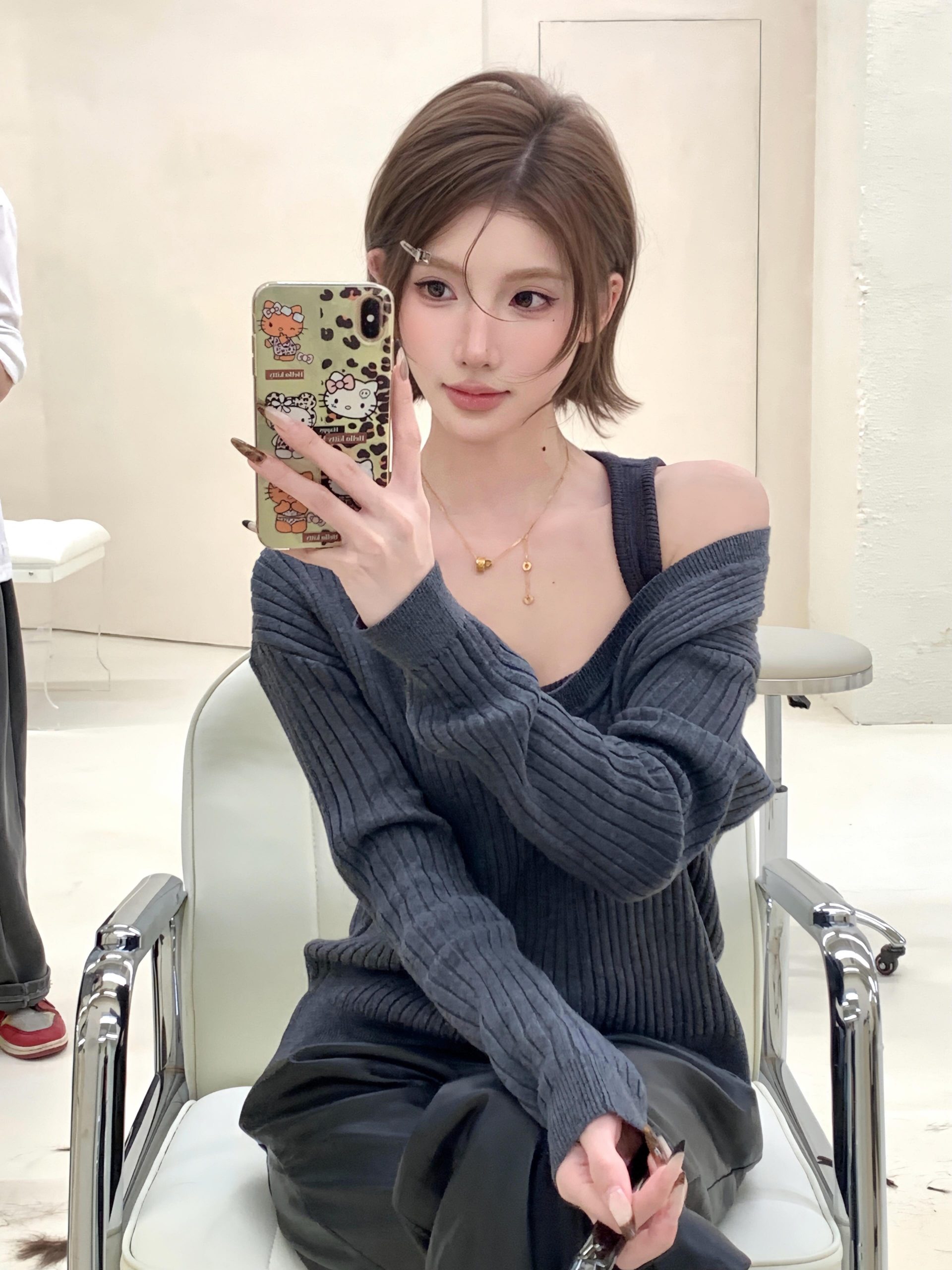 清纯美女写真图，甜美气质自然笑容