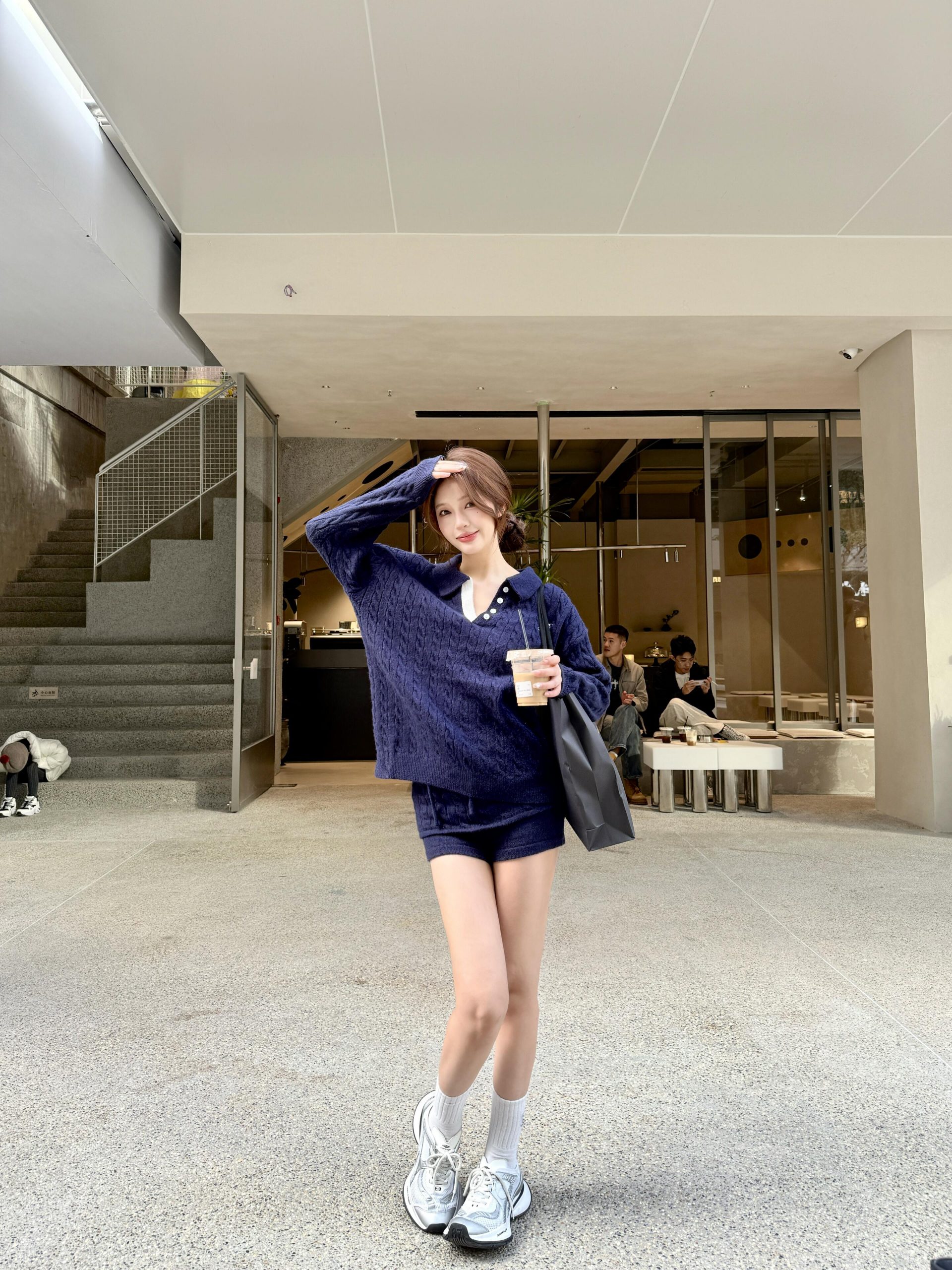 清纯美女写真图片，自然光下人像摄影